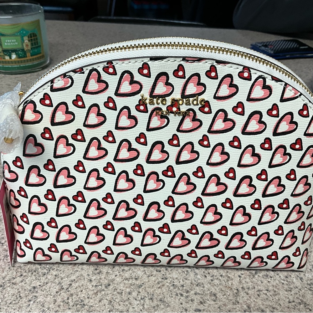 New kate spade crossbody with heart design great for Valentines